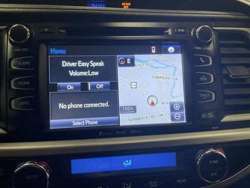 Used 2017 Toyota Highlander SE AWD/4WD image 18