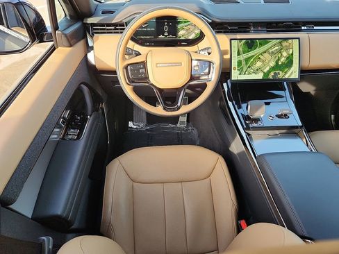 Used 2025 Land Rover Range Rover Sport Dynamic SE image 13