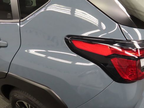 Used 2025 Subaru Crosstrek 2.0i Premium image 30