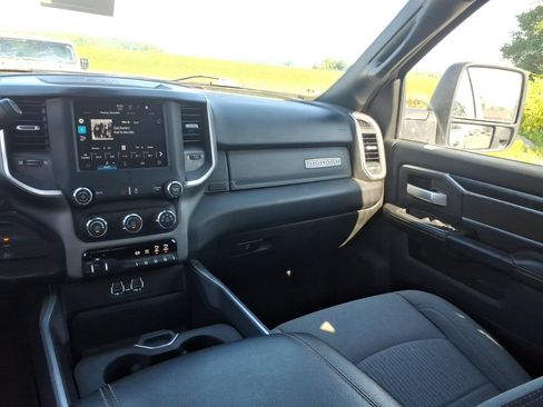 Used 2024 RAM 2500 Big Horn w/ Off Road Package AWD/4WD image 25