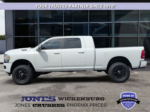 Used 2023 RAM 2500 Laramie AWD/4WD image 2