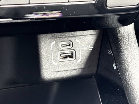 New 2026 Jeep Compass Latitude AWD/4WD image 18