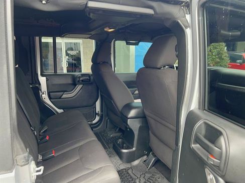 Used 2017 Jeep Wrangler Unlimited Sport w/ Quick Order Package 24S AWD/4WD image 13