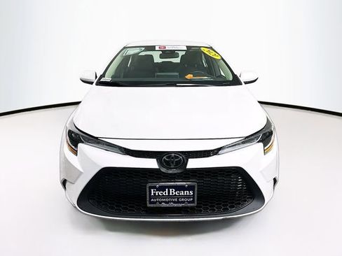 Certified 2021 Toyota Corolla LE image 2