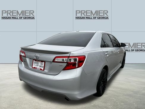 Used 2014 Toyota Camry SE image 5