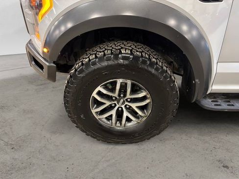 Used 2017 Ford F150 Raptor w/ Equipment Group 802A Luxury image 14