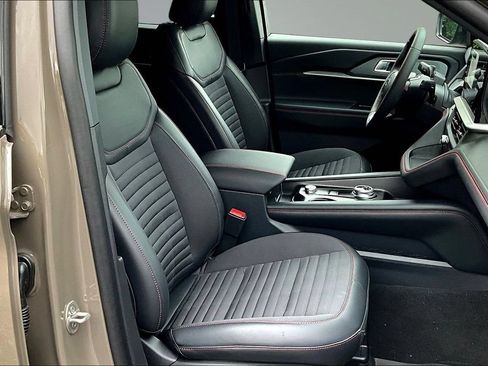 New 2026 Ford Explorer ST-Line w/ ST-Line Street Pack AWD/4WD image 11