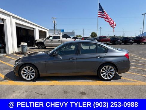 Used 2018 BMW 320i xDrive Sedan AWD/4WD image 2