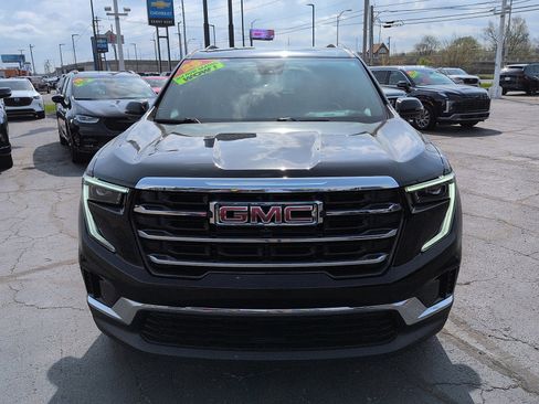 Used 2025 GMC Acadia Elevation image 3