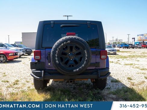 Used 2016 Jeep Wrangler Unlimited Sahara AWD/4WD image 23