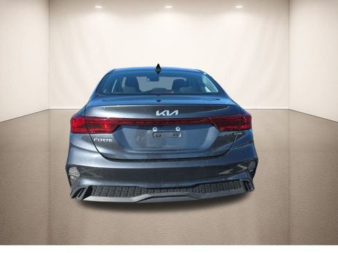 Used 2024 Kia Forte LXS image 9