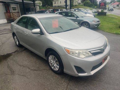 Used 2014 Toyota Camry LE FWD image 15
