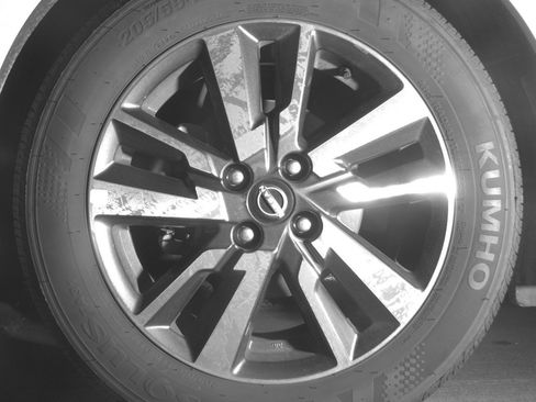 Used 2025 Nissan Versa SV image 12