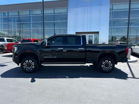 Used 2025 GMC Sierra 3500 Denali Ultimate AWD/4WD image 12
