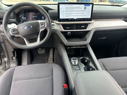 Used 2025 Ford Explorer Active RWD image 14