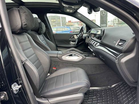 Used 2026 Mercedes-Benz GLS 580 4MATIC image 10