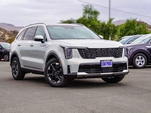 New 2026 Kia Sorento S image 2