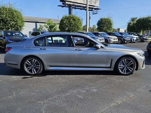 Used 2022 BMW 740i xDrive w/ M Sport Package image 3