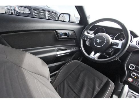 Used 2016 Ford Mustang GT RWD image 8
