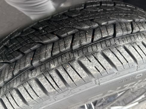 New 2026 Chevrolet Traverse RS image 12