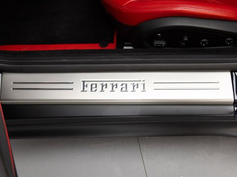 Used 2020 Ferrari 812 Superfast RWD image 43