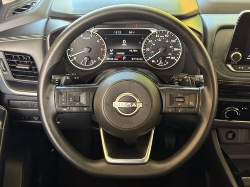 Used 2024 Nissan Rogue S FWD image 4