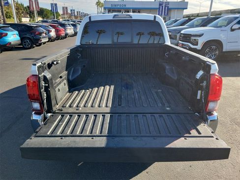 Used 2018 Toyota Tacoma SR5 image 16