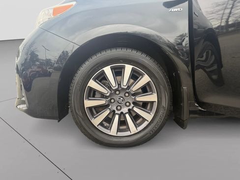 Used 2020 Toyota Sienna XLE Premium image 19