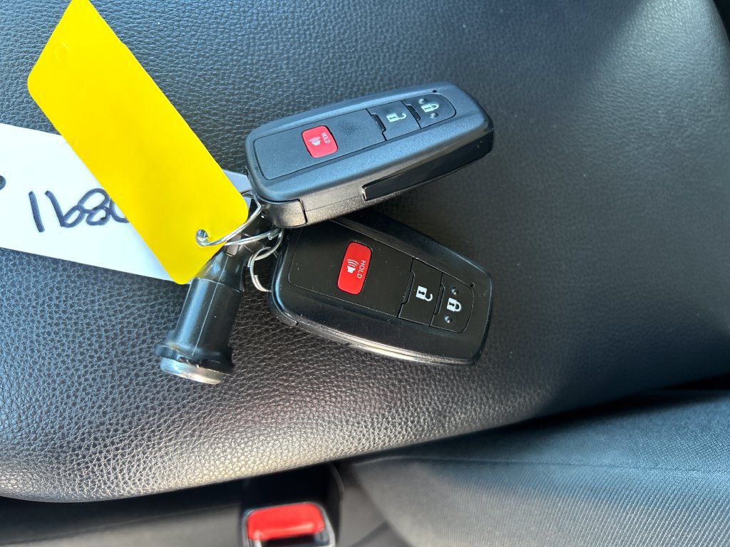 Certified 2025 Toyota RAV4 XLE AWD/4WD image 25