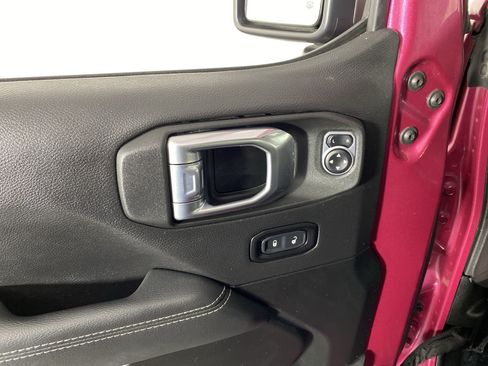 Used 2022 Jeep Wrangler Unlimited Sahara w/ LED Lighting Group AWD/4WD image 16