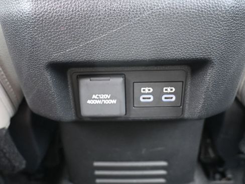 Used 2024 Toyota Tacoma Limited w/ Limited Package (LT) image 27