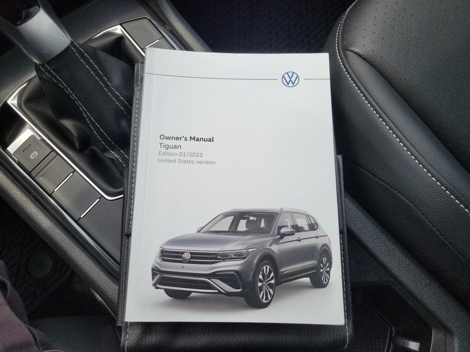 Certified 2023 Volkswagen Tiguan SE w/ Panoramic Sunroof Package FWD image 34