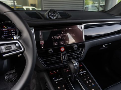 New 2026 Porsche Macan AWD/4WD image 29