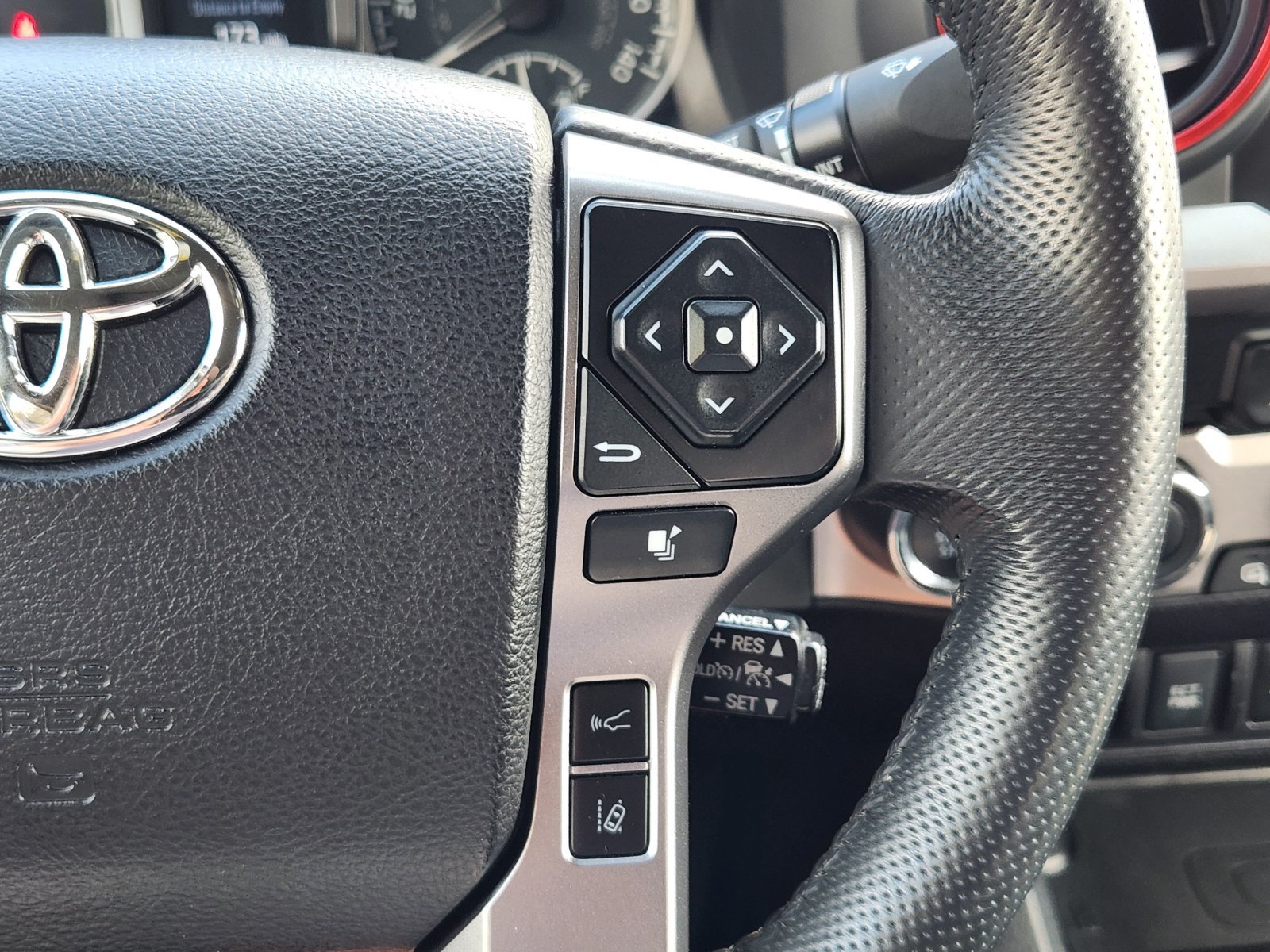 Used 2021 Toyota Tacoma Limited AWD/4WD image 32