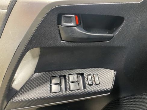 Used 2013 Toyota RAV4 XLE FWD image 13