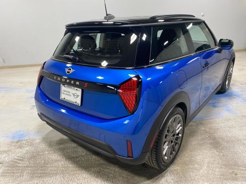 Certified 2025 MINI Cooper S image 8