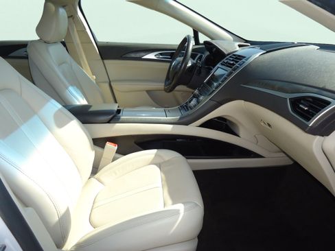 Used 2020 Lincoln MKZ Reserve w/ Monochromatic Package AWD/4WD image 29