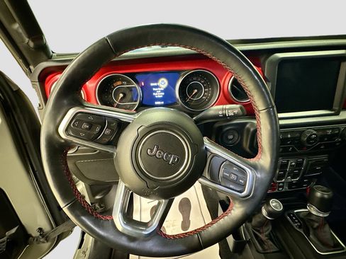 Used 2023 Jeep Wrangler Unlimited Rubicon w/ Cold Weather Group AWD/4WD image 11