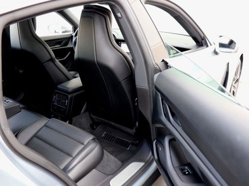 Used 2020 Porsche Taycan 4S image 28