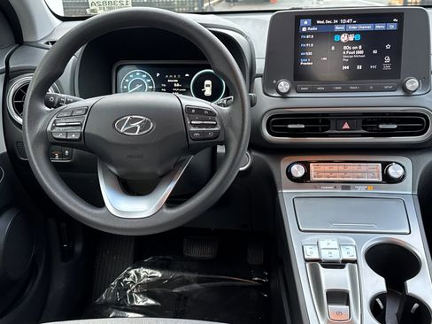Used 2023 Hyundai Kona SE image 14