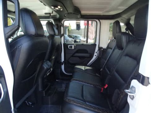 Used 2022 Jeep Wrangler Unlimited Sahara image 20