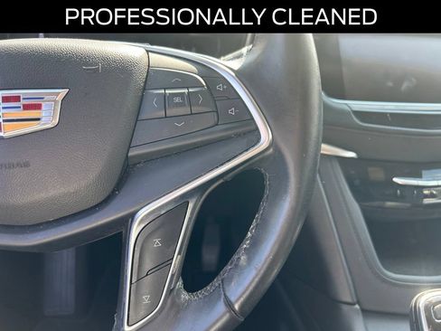 Used 2018 Cadillac XT5 Premium Luxury FWD image 17