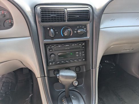 Used 2003 Ford Mustang Convertible RWD image 20