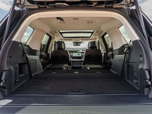 New 2026 Ford Expedition Platinum w/ Platinum Ultimate Package AWD/4WD image 14