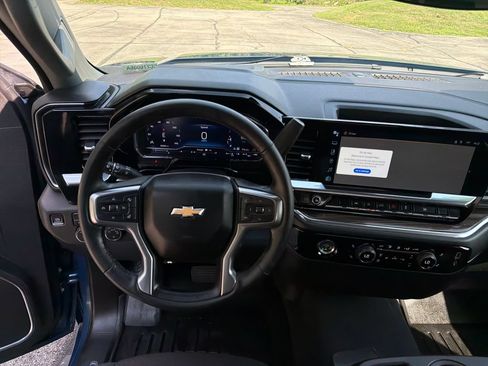 Used 2024 Chevrolet Silverado 1500 LT AWD/4WD image 23