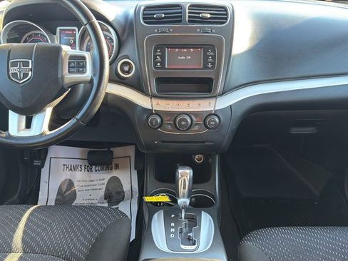 Used 2020 Dodge Journey SE w/ SE Popular Equipment Group image 16