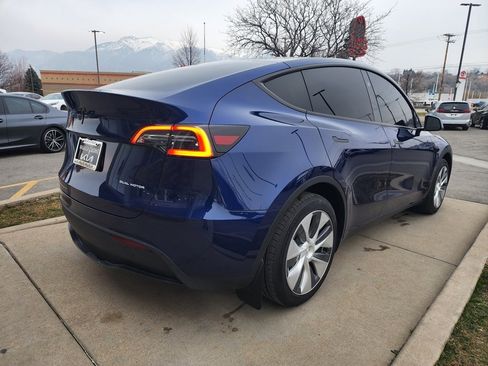 Used 2024 Tesla Model Y Long Range image 5