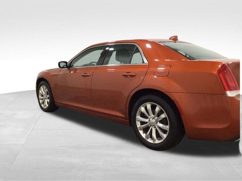 Used 2021 Chrysler 300 Touring L AWD/4WD image 3