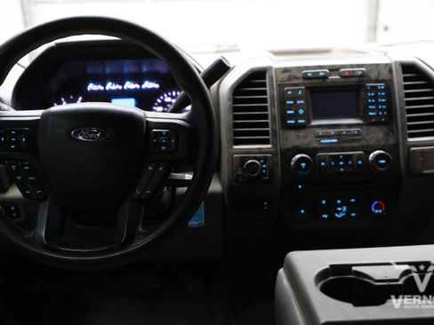 Used 2018 Ford F250 XL w/ Power Equipment Group AWD/4WD image 9
