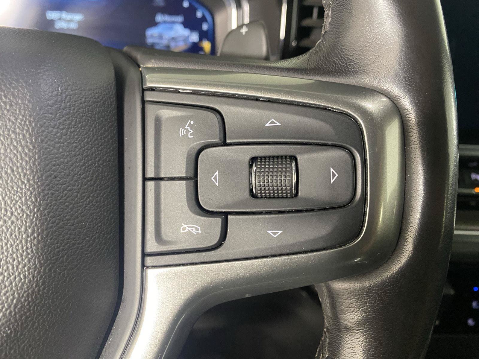 Used 2023 Chevrolet Silverado 1500 LTZ w/ LTZ Convenience Package II AWD/4WD image 18